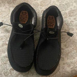 HEY DUDE SHOES